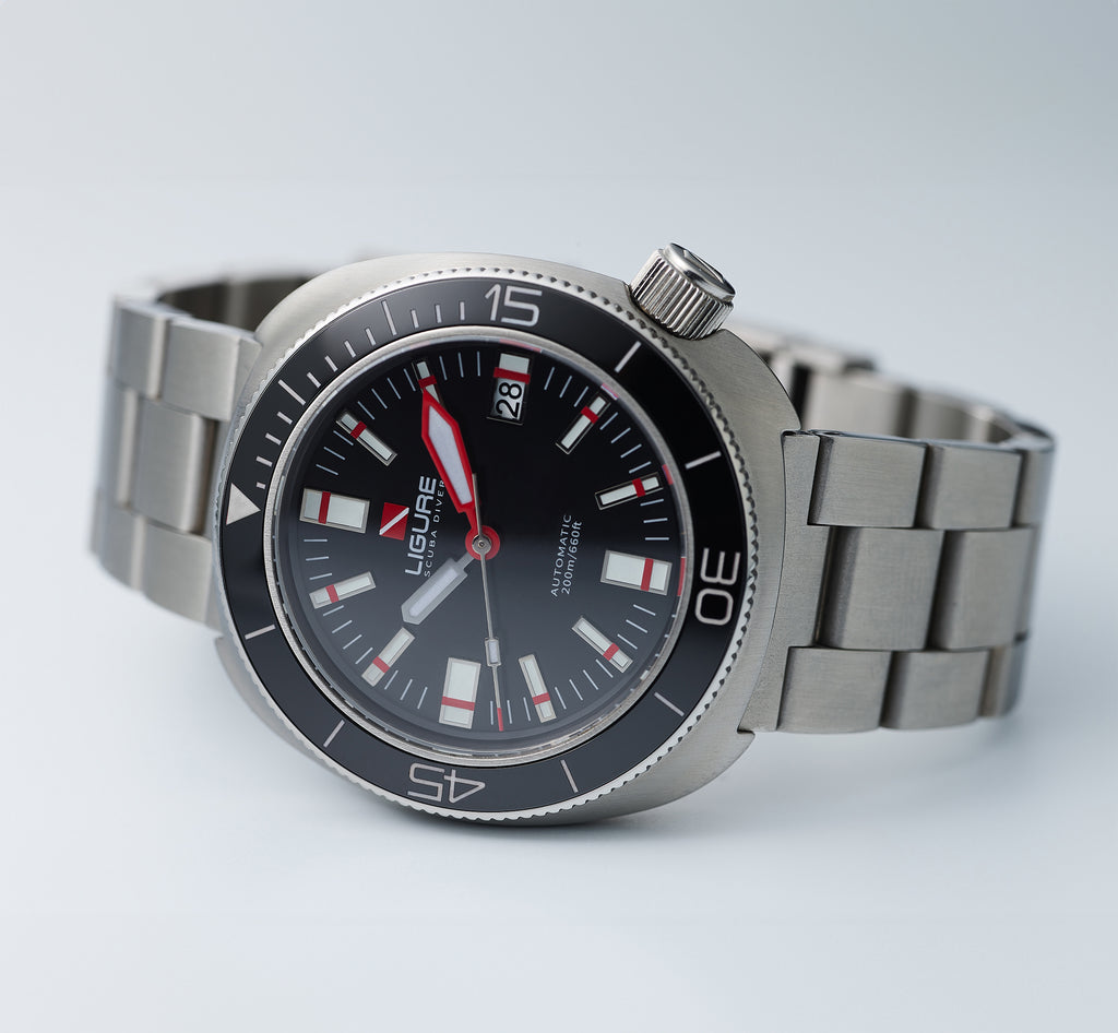 Ligure Il Primo LWT210012 with Nero Profondo dial and stainless steel bracelet